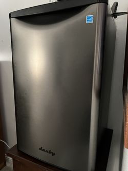 Mini Fridge (Danby)
