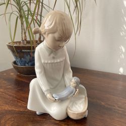 Nao By Lladro Porcelain Figurine “Little Girl Holding A Baby Doll”