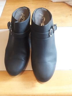 Black shoes A2 Heel rest