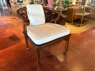 DREXEL HERITAGE Wood Frame Horseshoe Armchair