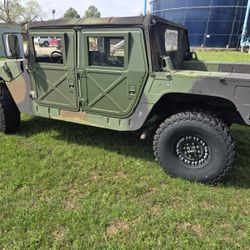 Hummer Military humvee