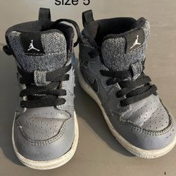 Jordan 1 high Size 5 Toddler 