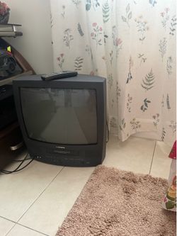 Samsung collectible TV with remote