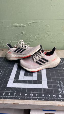 Adidas Women’s Ultra Boost Size 4.5