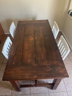 Farmhouse table w/ 4 chairs