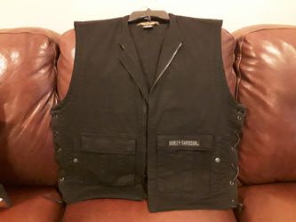 Harley Davidson vest size medium like new condition