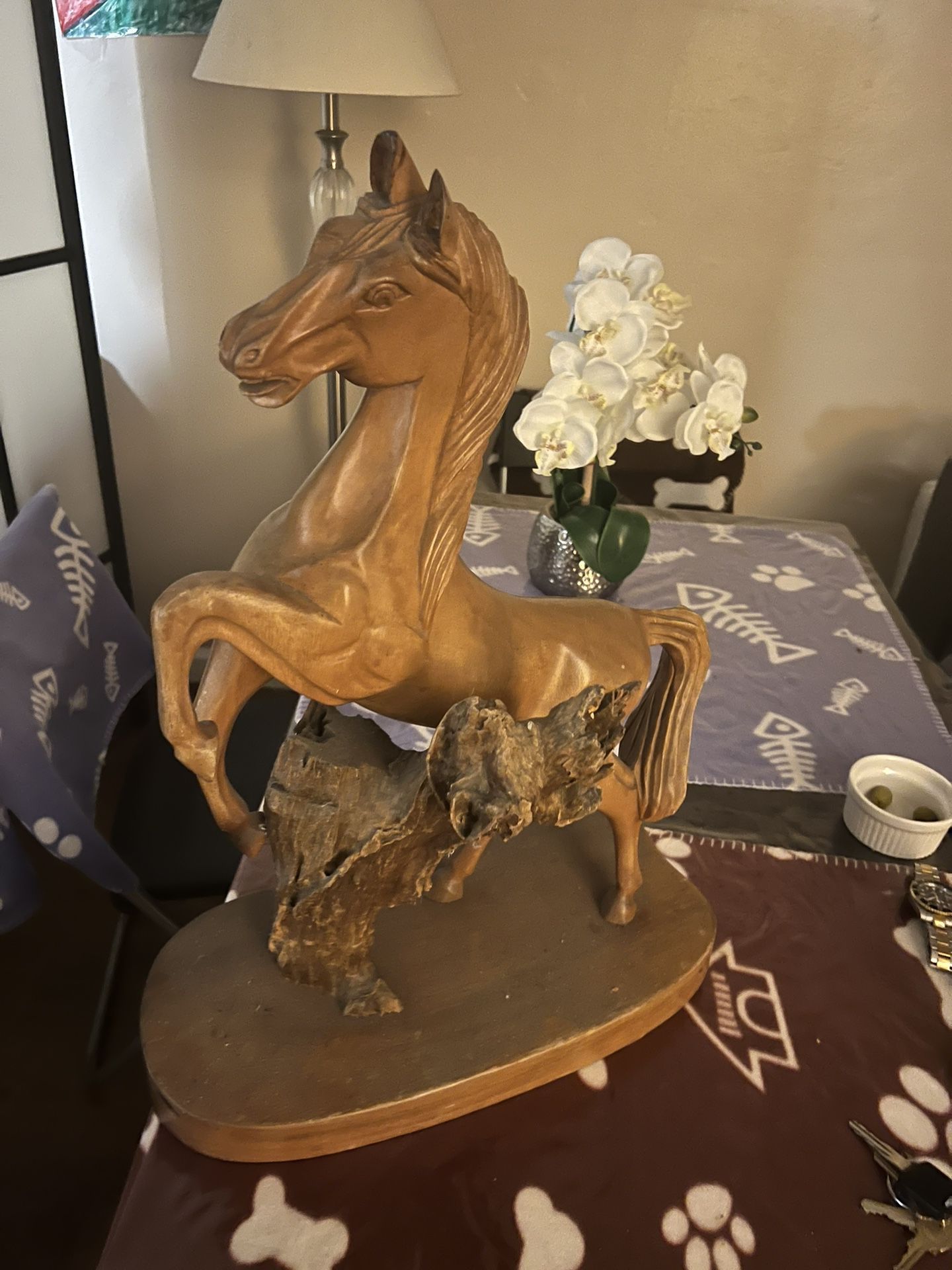 Solid wood carving horse Originally Price 500$ great condition👍