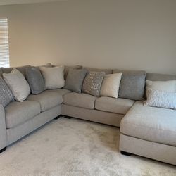 Ashley Furniture Carnaby 4 piece Sectional