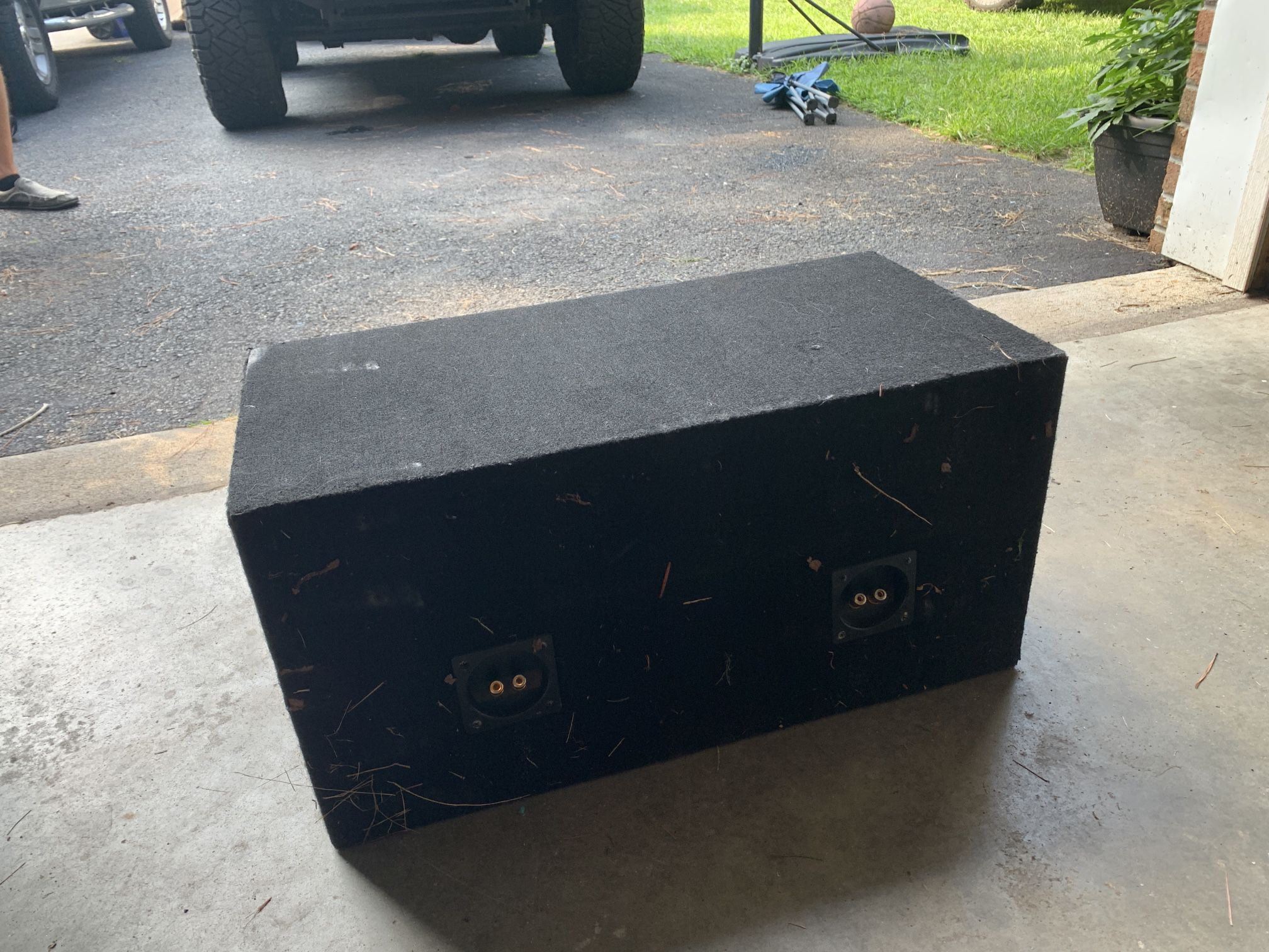 Dual 10” Sealed Subwoofer Box from Belvia 