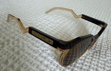 New Oakley HSTN unisex sunglasses
