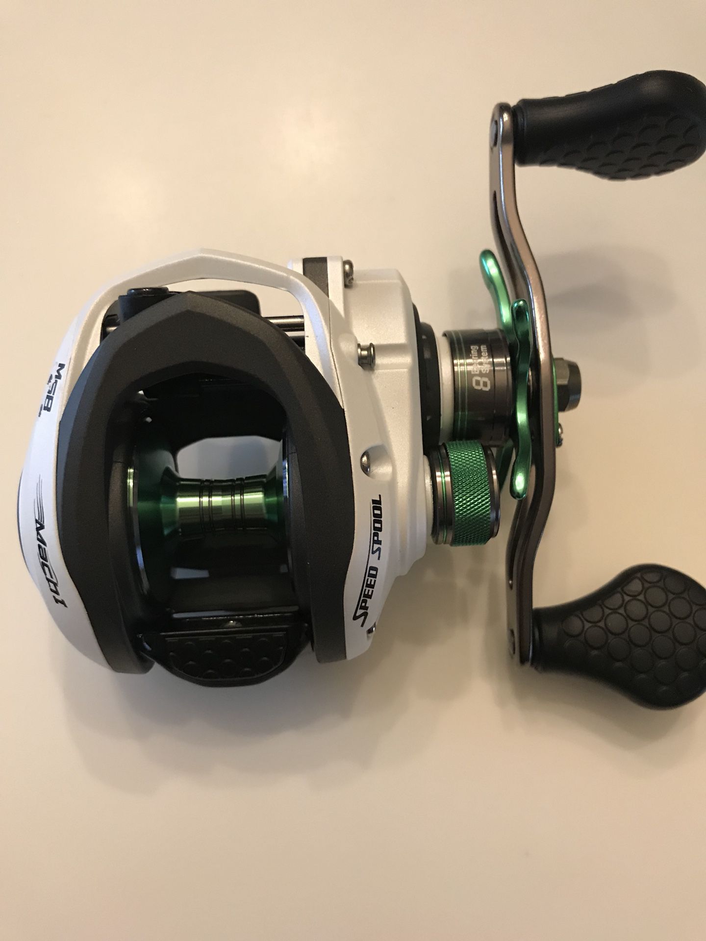 Lew’s Mach 1 Speed Spool right hand baitcaster fishing reel for Sale in  Alvin, TX - OfferUp