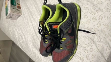Nike shoes size 9