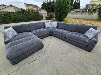 Like New Excellent Sectional Sofa 💥 Free Delivery 💥