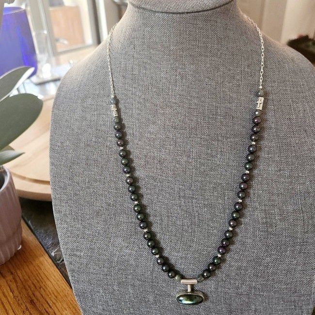 SS Raven Wing Pearl & Labradorite Necklace