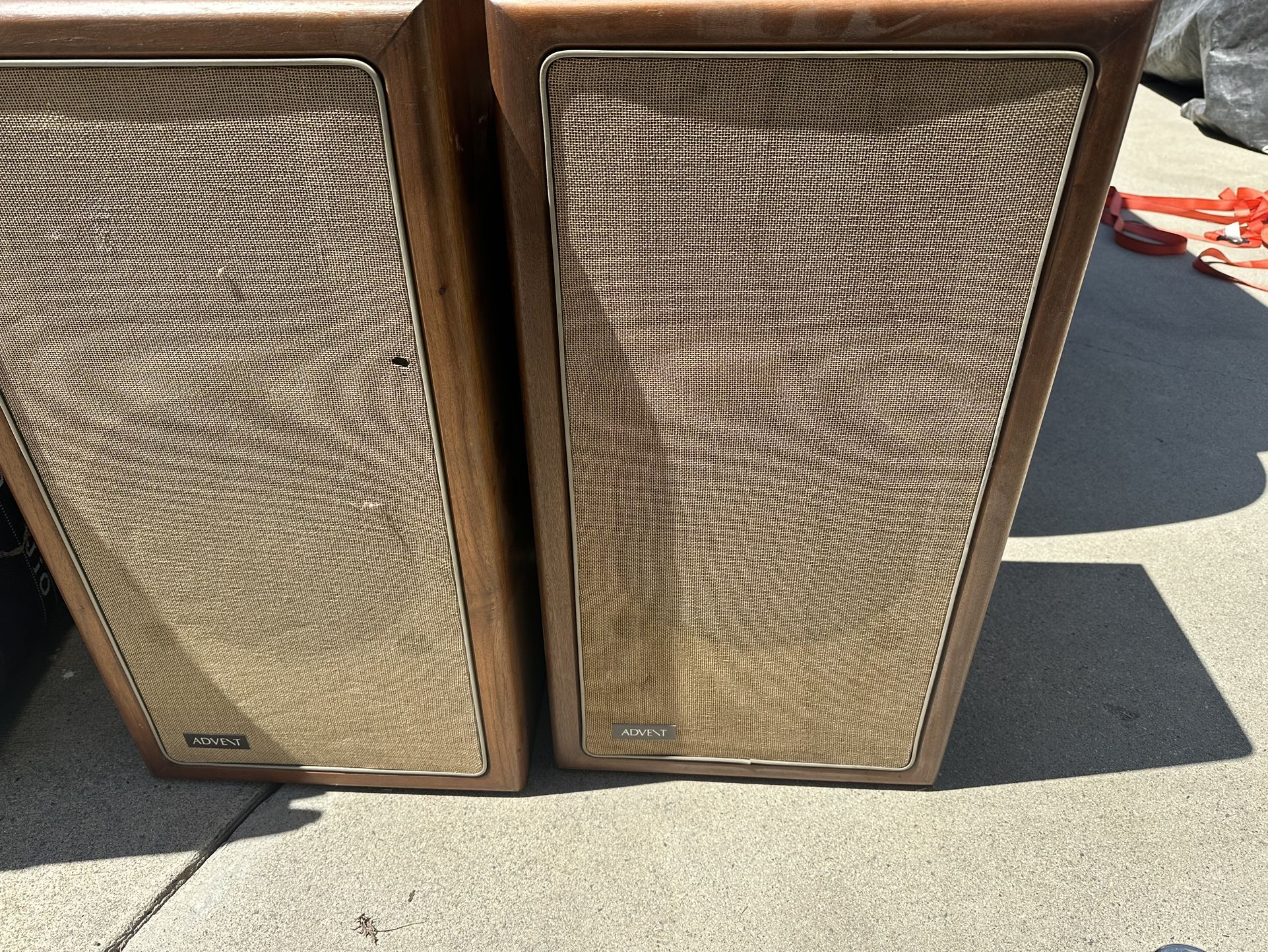 2 Advent Speakers