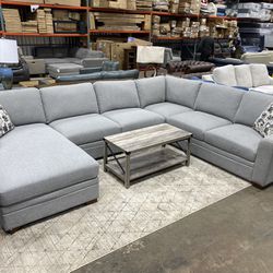 FREE DELIVERY AND INSTALLATION - Thomasville Langdon Fabric Sectional with Coffee and Pillows