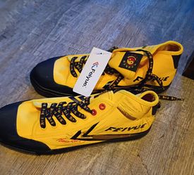 Bruce Lee Sneakers