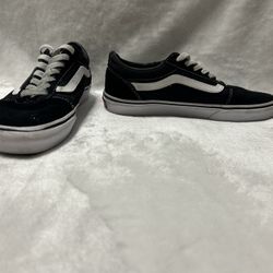 Mens VANS Black Skateboard Shoes size 9  