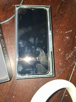 Android Smartphone in Box