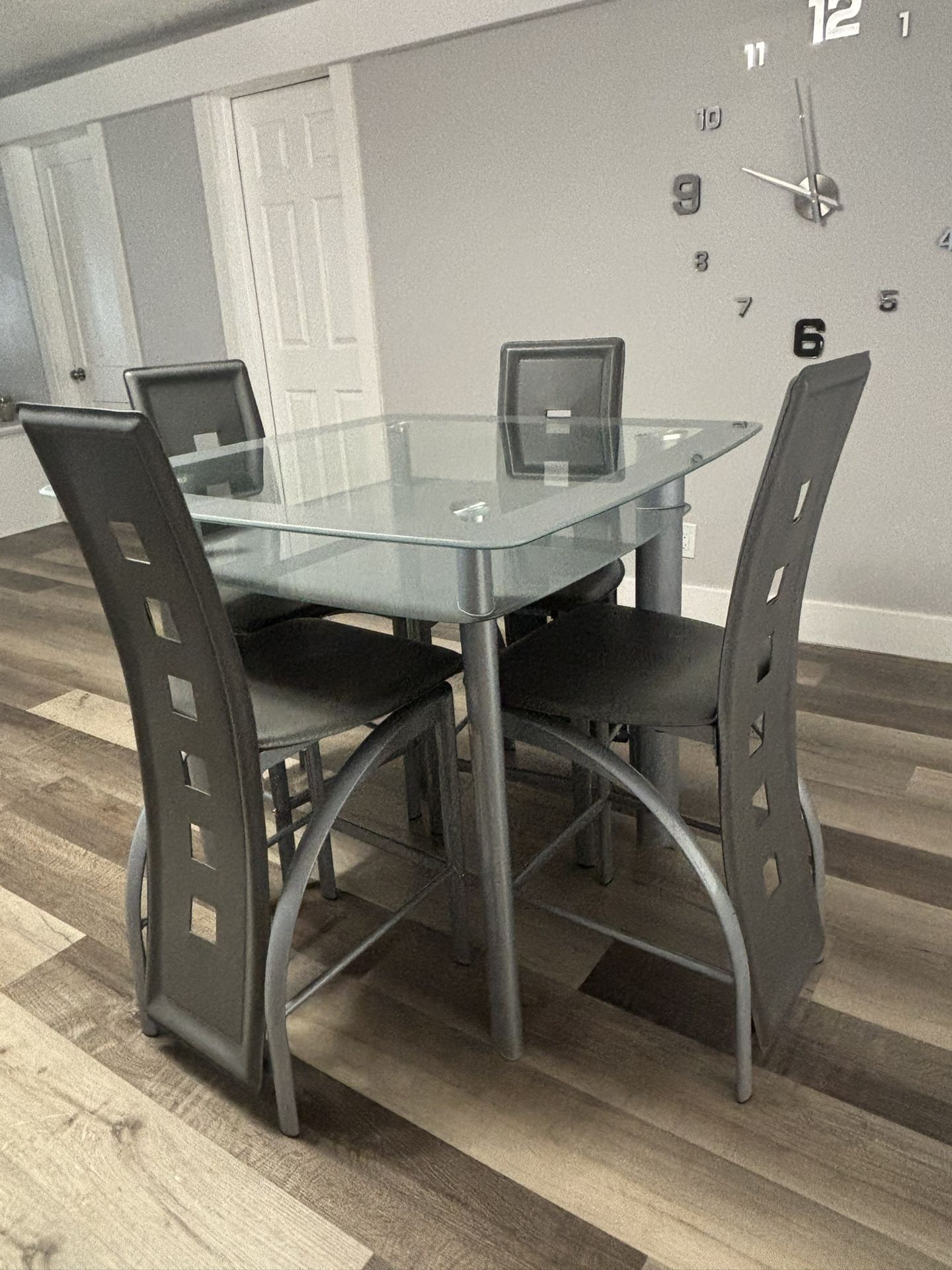 4 Chairs Dining Set
