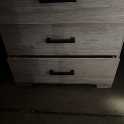 Matching Dresser and End Table set