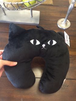 Cat neck pillow