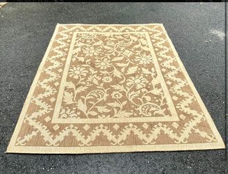 American Mills Woven Rug (5’ x 8’)