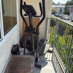 Gold’s Gym Elliptical 