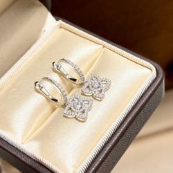 Hollow lotus earrings