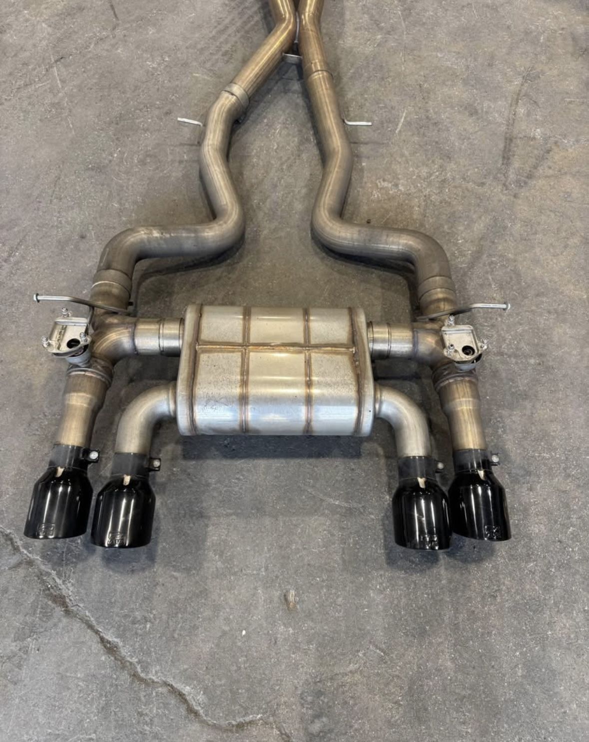 F80 F82 exhaust w/ AWE Switchpatch Diamond Black Tip Muffler