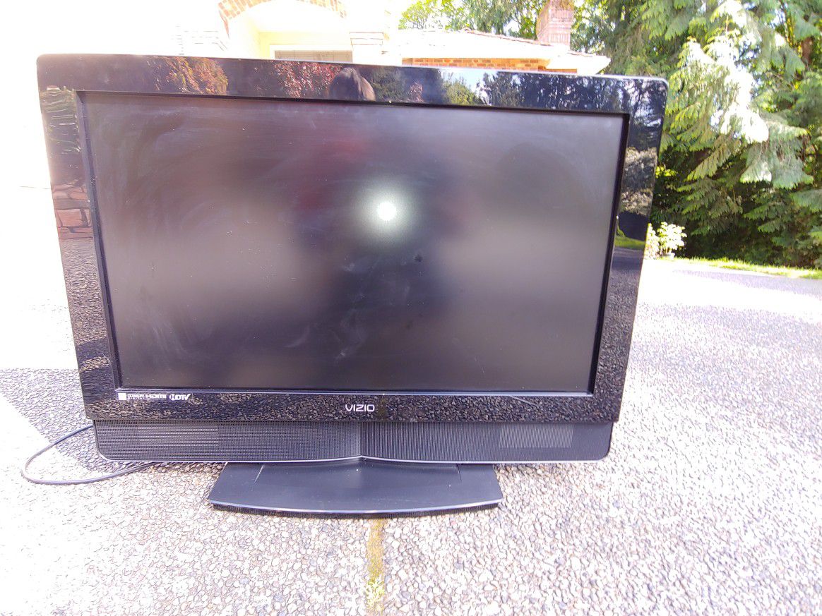 Vizio 32 inch HDTV LCD