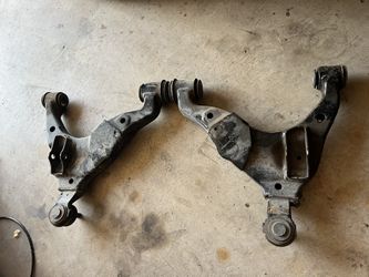 Toyota Tacoma Lower Control Arms 05/23