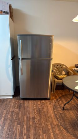 Sears Kenmore Refrigerator Like New