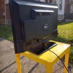 Non-Working Tv (Sceptre); With Remote Control