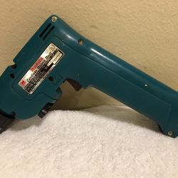 Vintage Makita Model# 6012HD cordless driver drill (Drill only) no battery. In excellent shape tested and working. 9.6V
