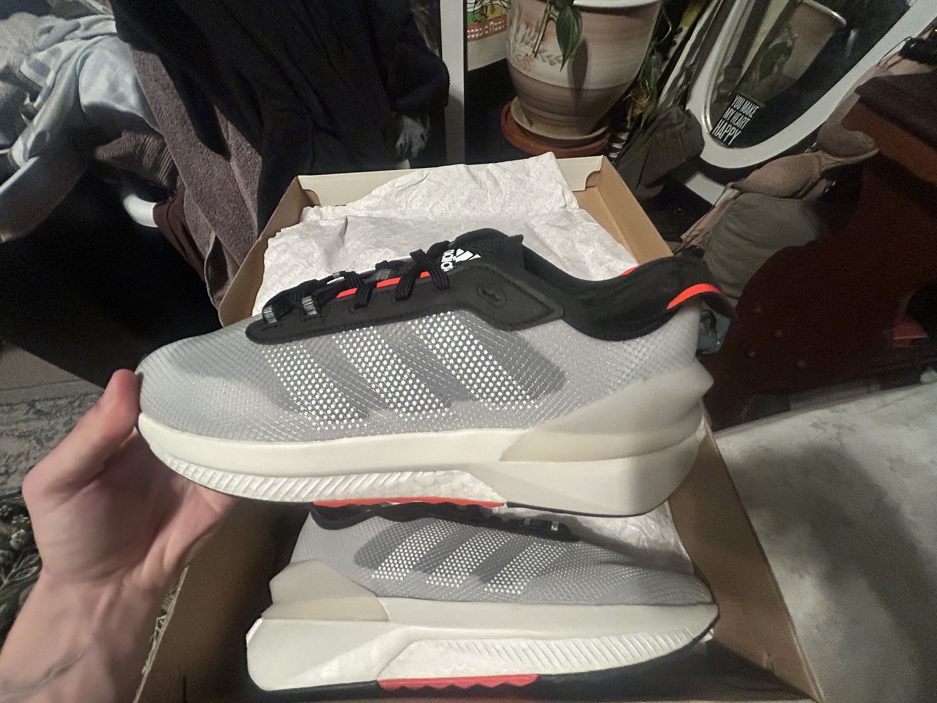 Adidas Avryn Size 11.