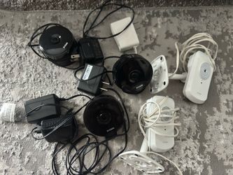 5 D-Link Wi-Fi Security Cameras w/ Power Adapters – DCS-936L & DCS-930L