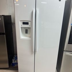 GE SIDE BY SIDE REFRIGERATOR WITH WARRANTY
