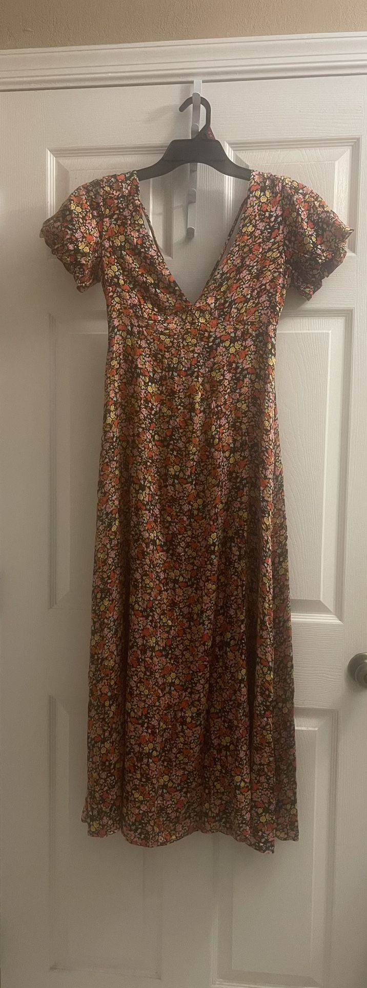 Brand New V Neck Floral Maxi Dress Size XS Juniors