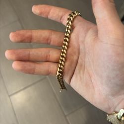 10K Gold Cuban Link Bracelet