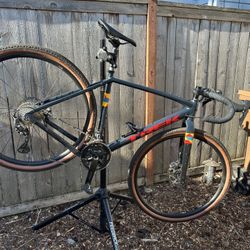 2022 Trek Checkpoint ALR 5 - GRX, Aeolus Carbon Wheels, Road + Gravel Setup - $2,000