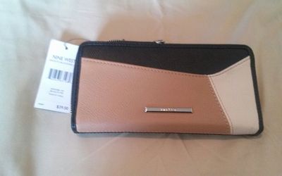 Nine west wallet