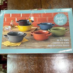 New Set Of 3 Bowls $10 