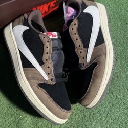 Travis Scott Jordan 1s 