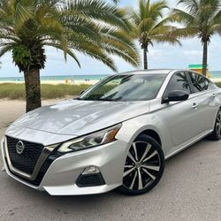 2021 Nissan Altima 2.5 SR 