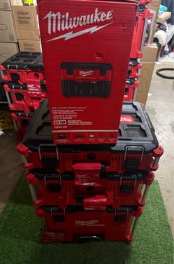 Milwaukee Pack Out Set + Vacuum