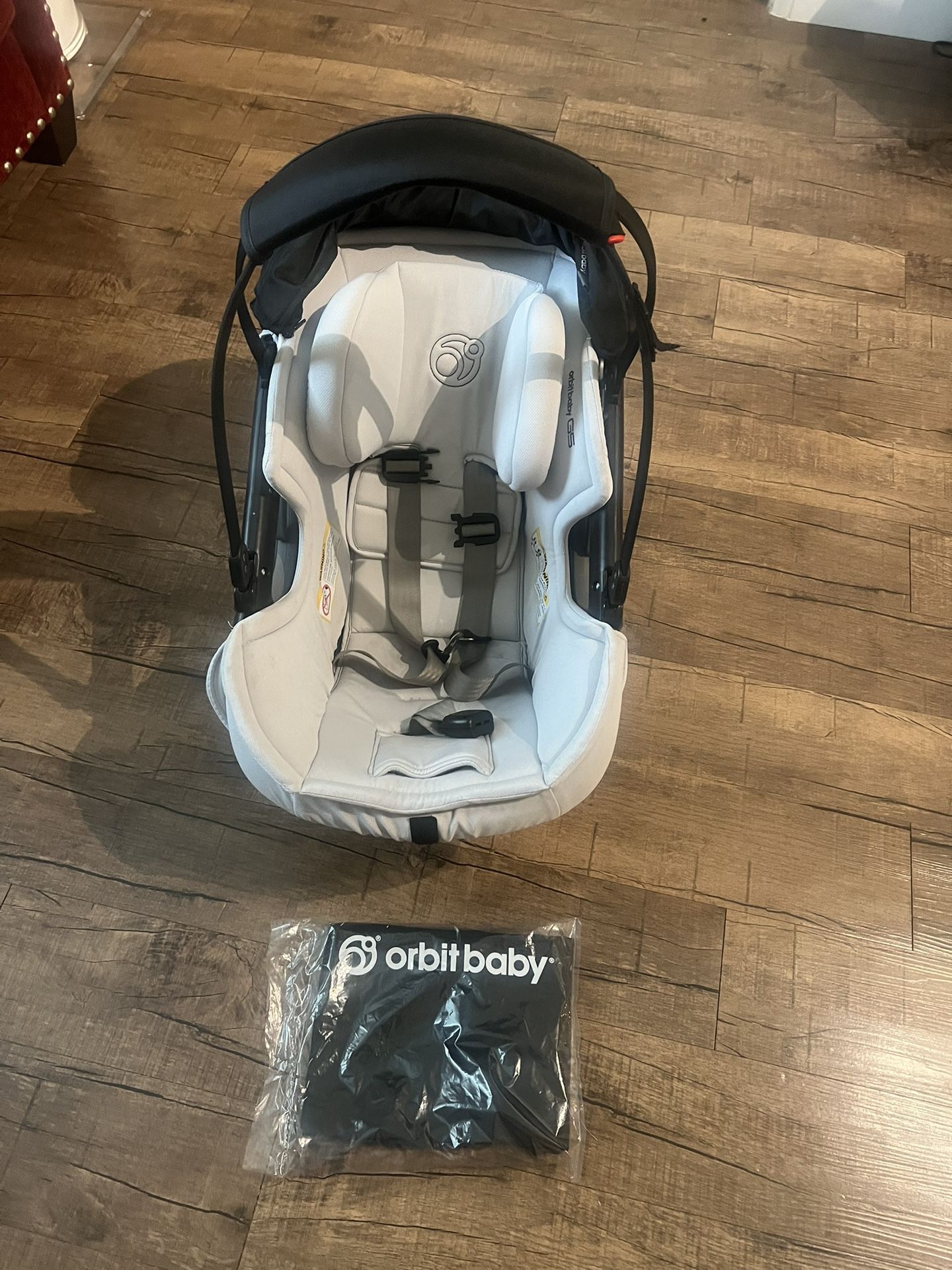 🚗 Orbit Baby G5+ Infant Car Seat – Sleek Black! ✨ Safe, Stylish, and Super Comfy for Your Little One!