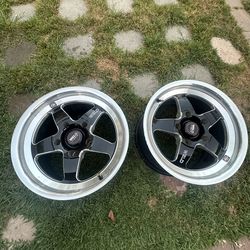 Welds Ventura drag gloss black 17x10. Fits dodges, rams