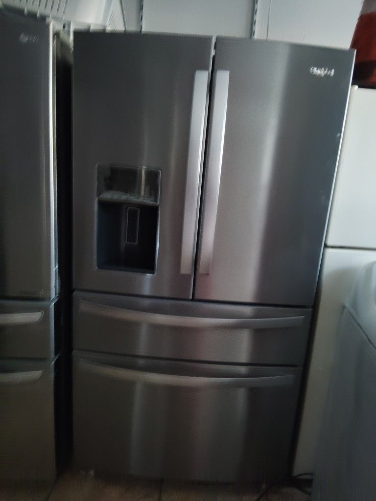 REFRIGERATOR WORKS GREAT