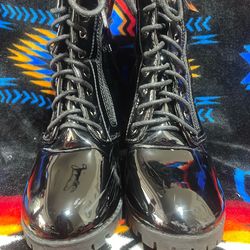 women’s  boots Size 9